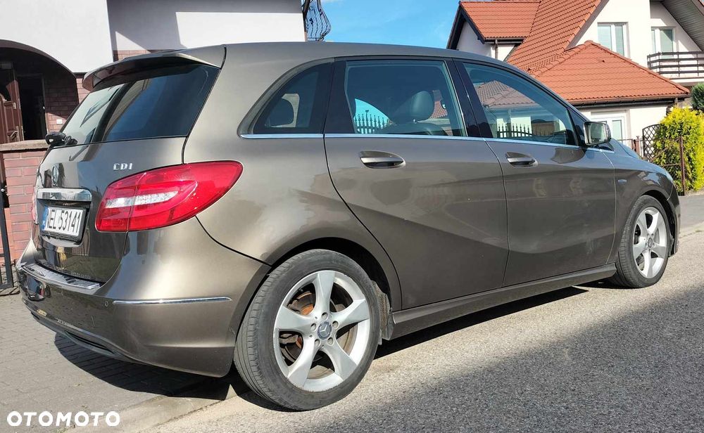Mercedes-Benz Klasa B 180 CDI (BlueEFFICIENCY) 7G-DCT - 3