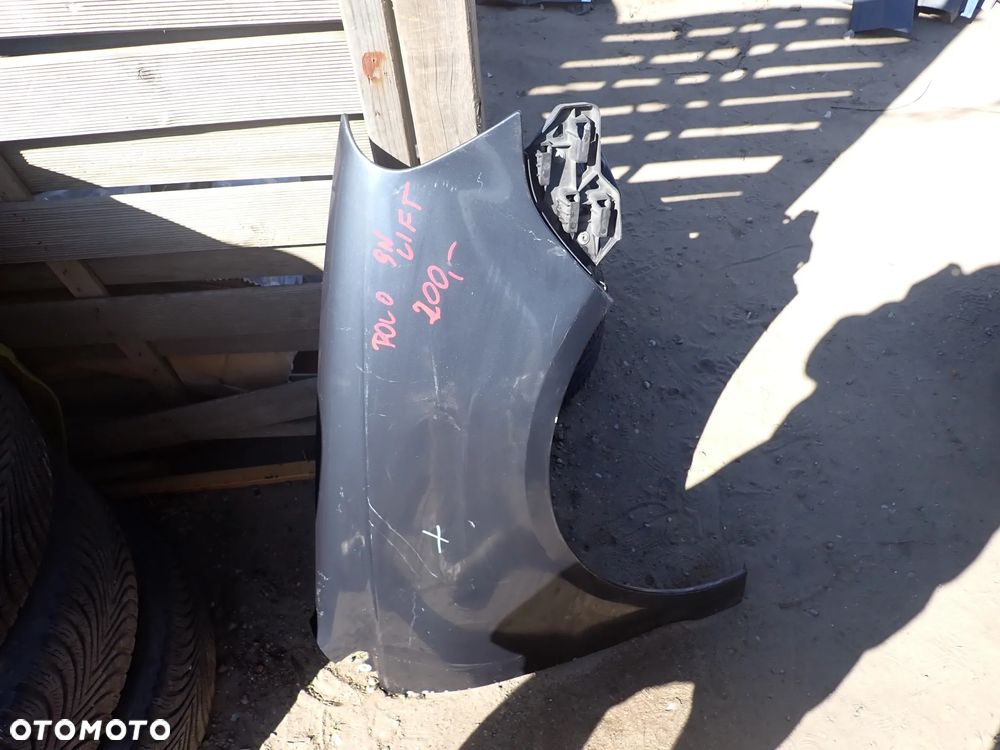 VOLKSWAGEN POLO 9N LIFT BŁOTNIK PRAWY PRZÓD - 1
