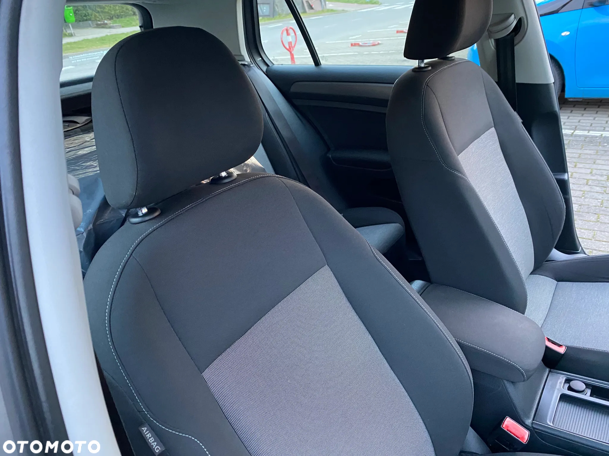Volkswagen Golf VI 1.2 TSI BlueMot Comfortline - 23