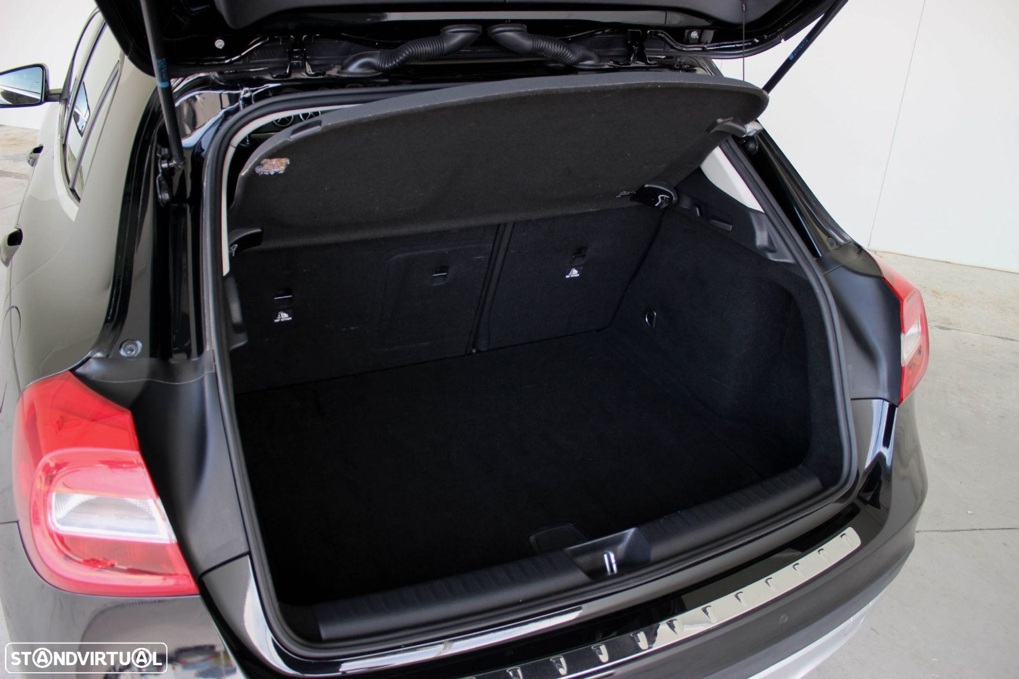 Mercedes-Benz GLA 180 CDi - 12