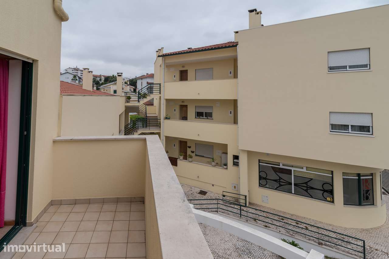 Apartamento T4 com 2 casas de banho e garagem - Grande imagem: 4/17