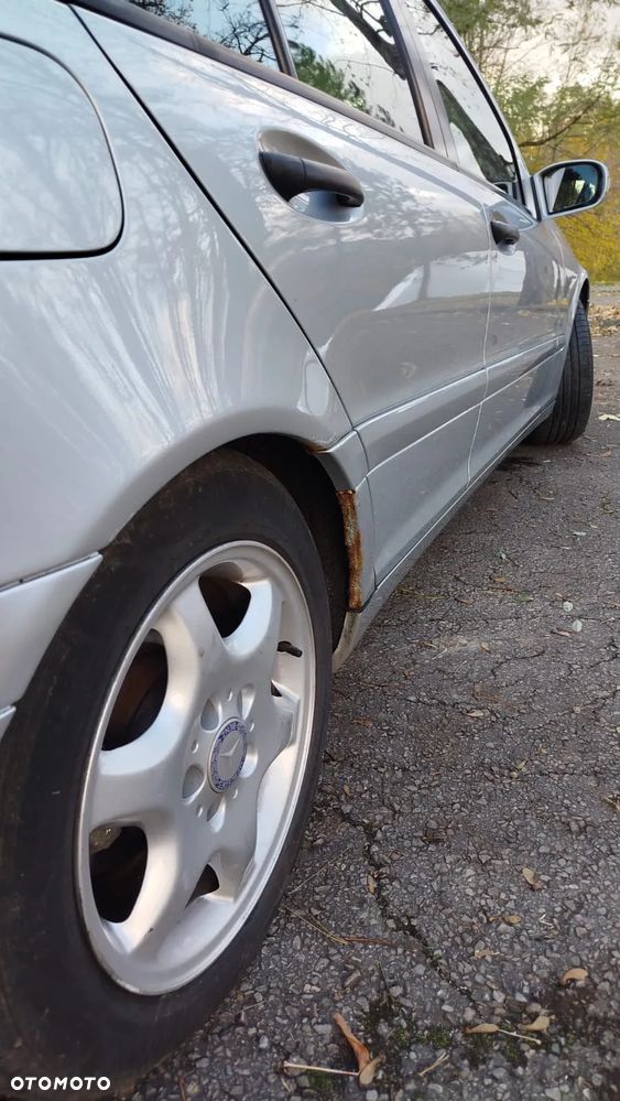 Mercedes-Benz Klasa C 220 T CDI Classic - 23