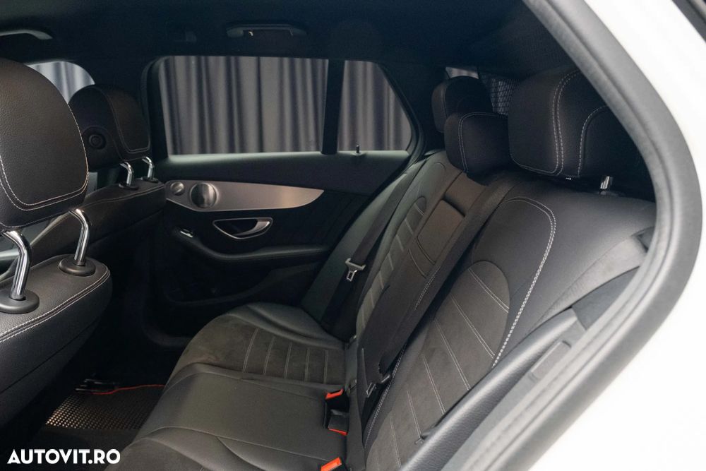 Mercedes-Benz C 300 d 4Matic 9G-TRONIC AMG Line - 12
