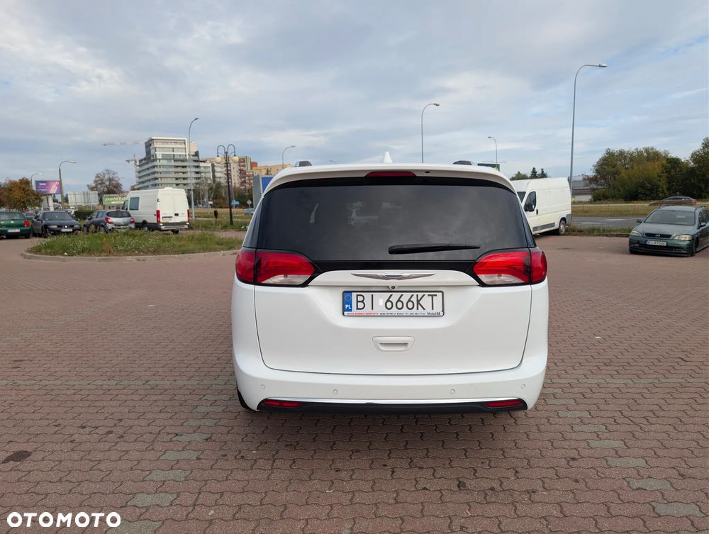 Chrysler Pacifica 2017 photo 4
