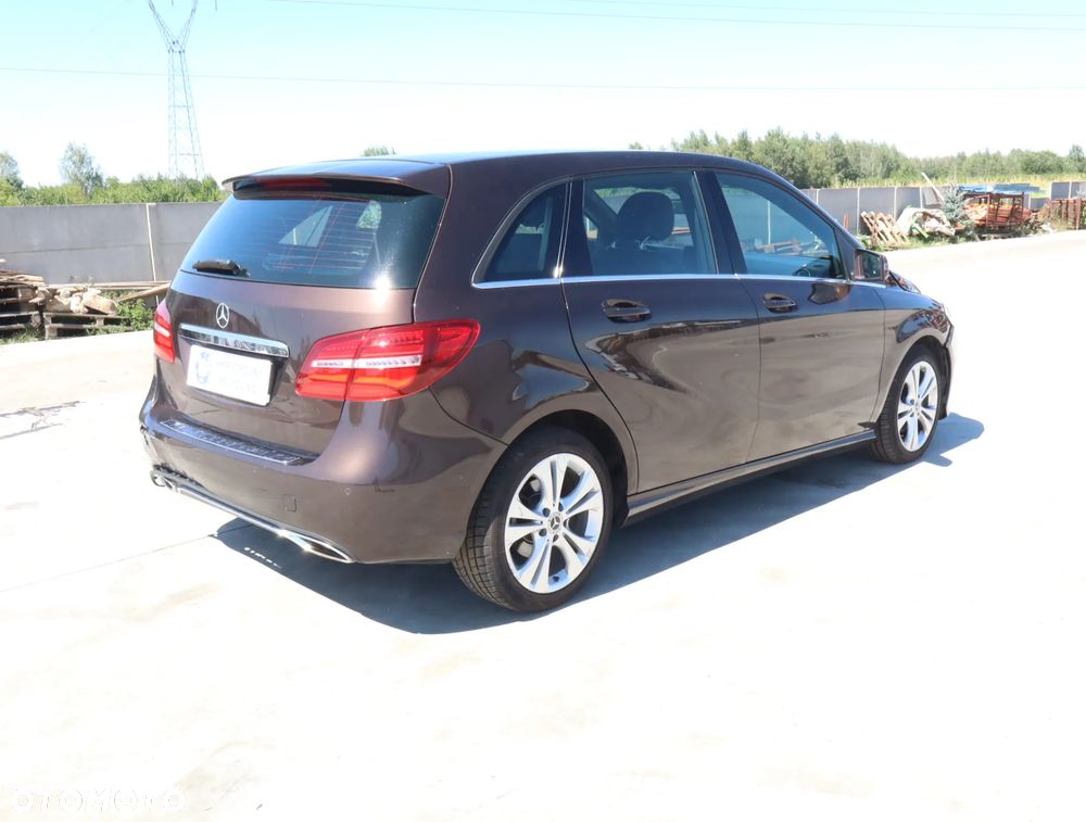 Mercedes-Benz Klasa B 180 7G-DCT UrbanStyle Edition - 5