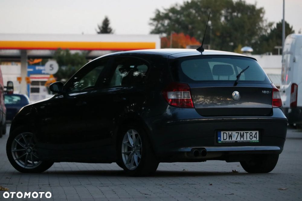 BMW Seria 1 120i - 36