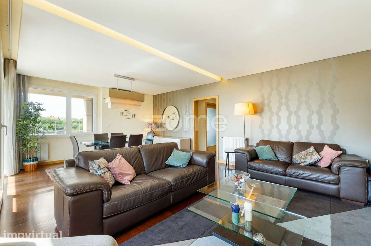 Apartamento T3 com 142 m² privativos e box para 2 carros - Grande imagem: 2/23