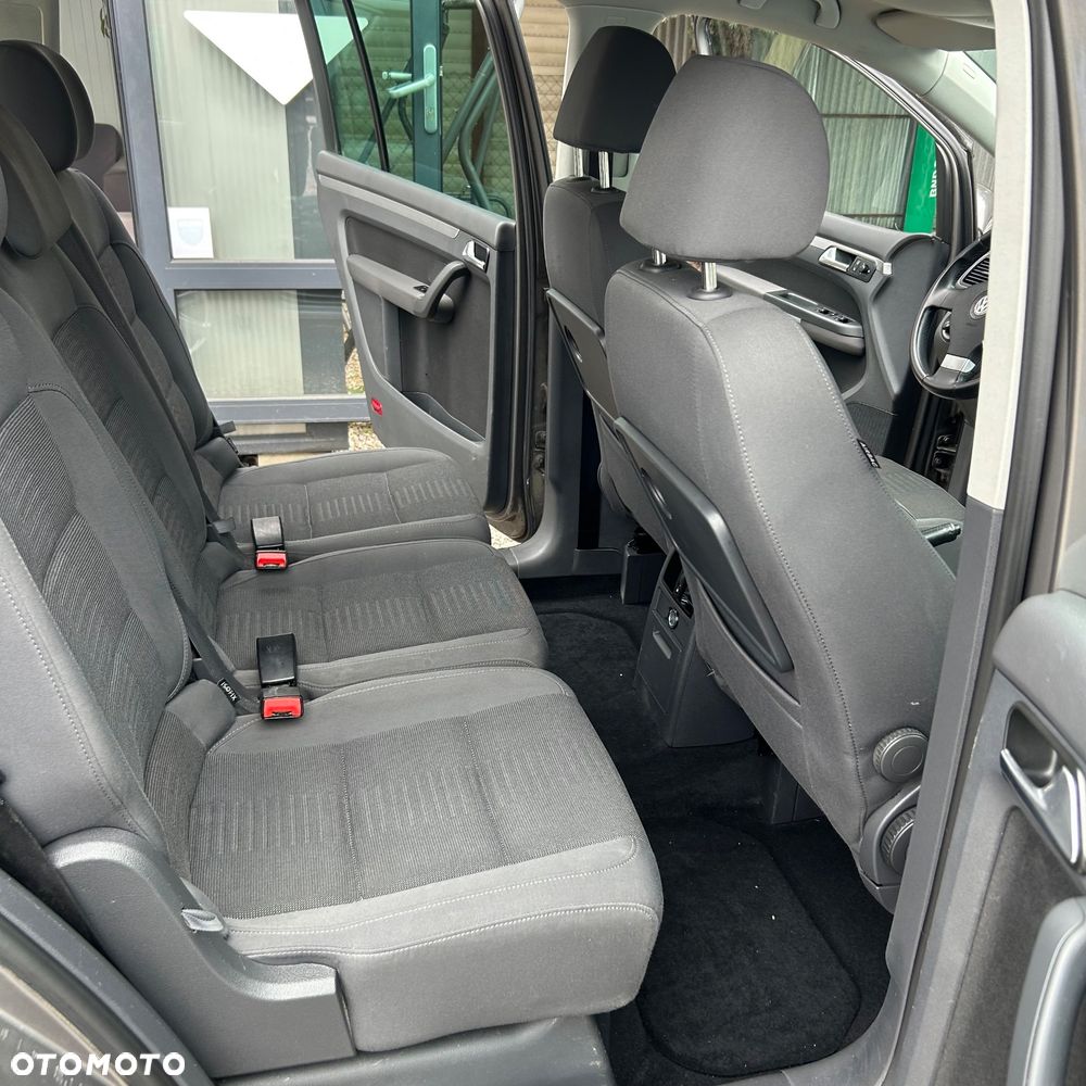 Volkswagen Touran 2.0 TDI DPF Highline - 19