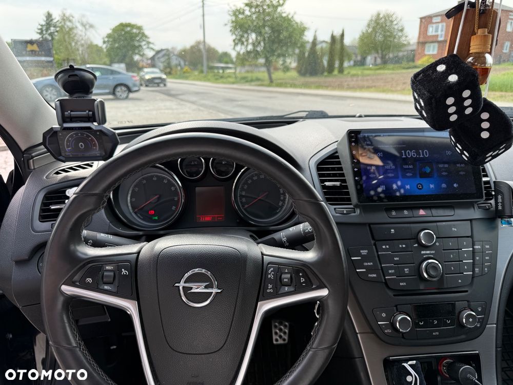 Opel Insignia 1.8 - 9