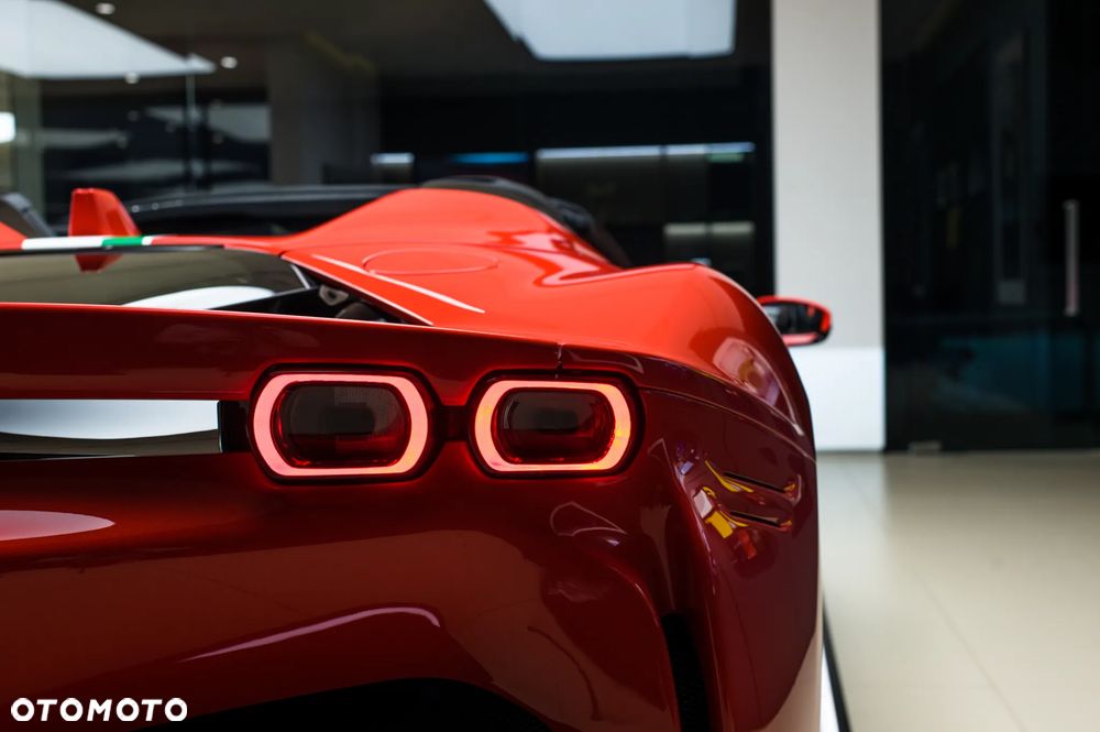 Ferrari SF90 Spider - 11