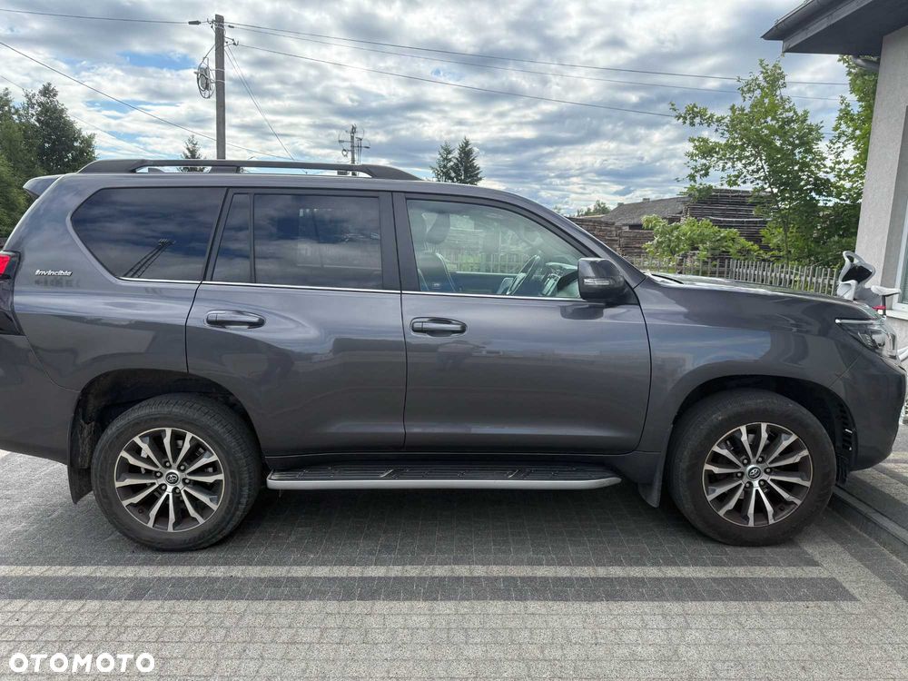 Toyota Land Cruiser - 3
