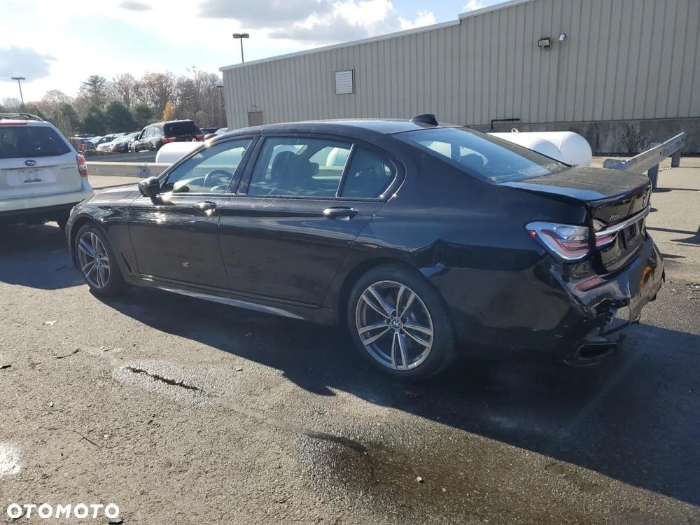 BMW Seria 7 750i xDrive - 2