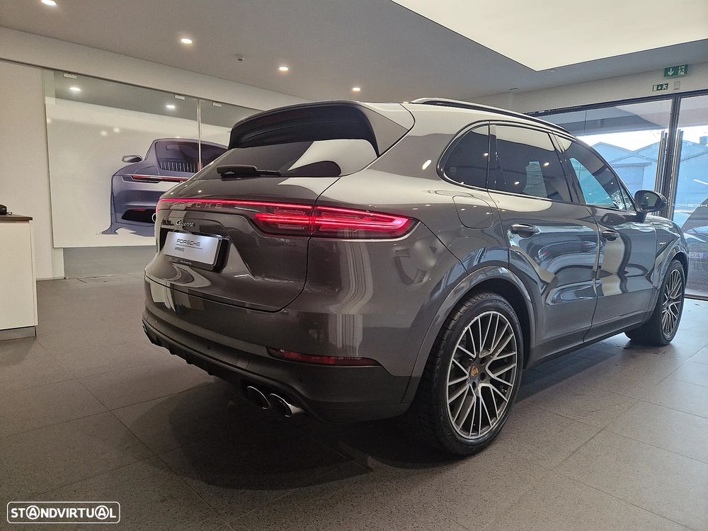 Porsche Cayenne E-Hybrid - 8