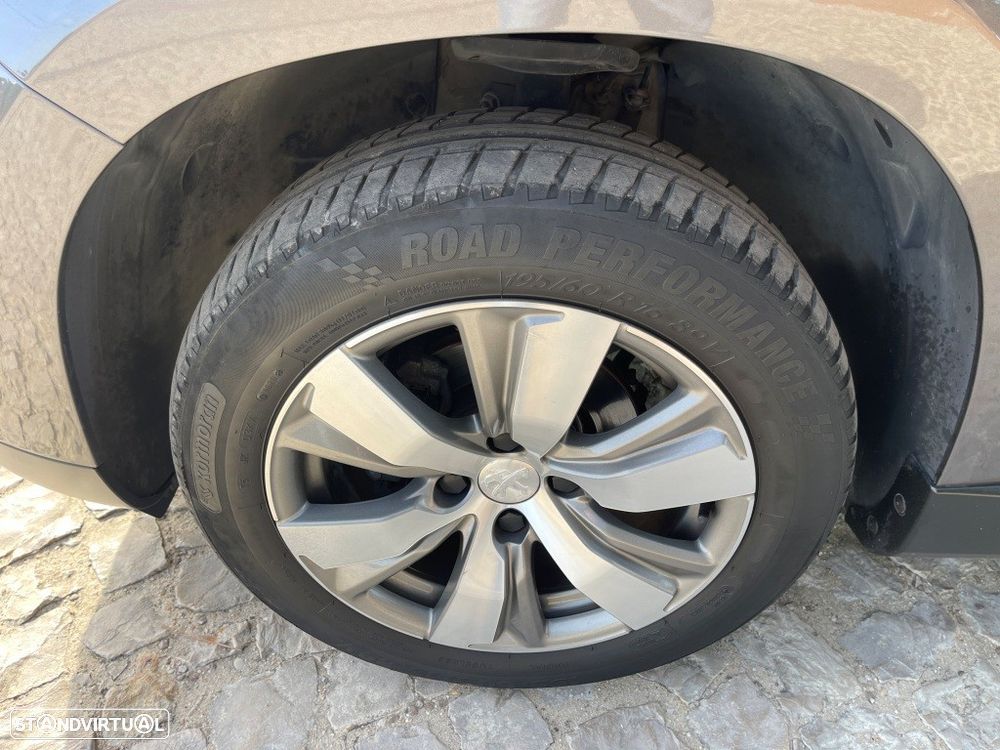 Peugeot 2008 1.6 BlueHDi Allure - 9