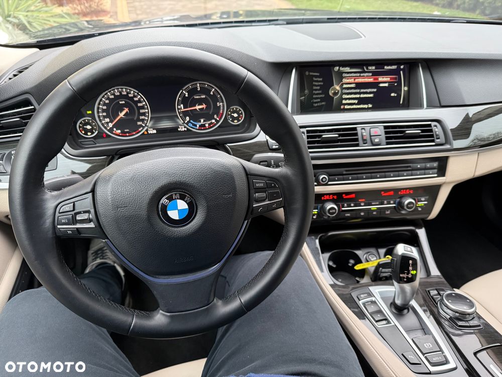 BMW Seria 5 525d Luxury Line - 25