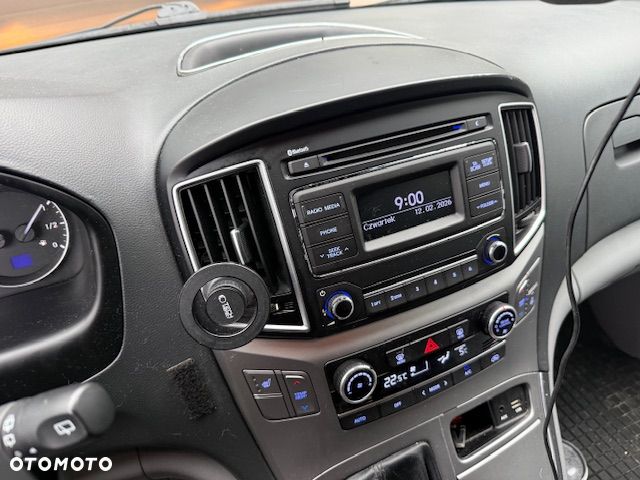Hyundai H-1 Starex - 10