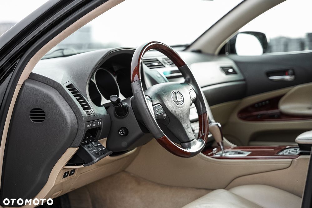 Lexus GS 450h Prestige + - 24