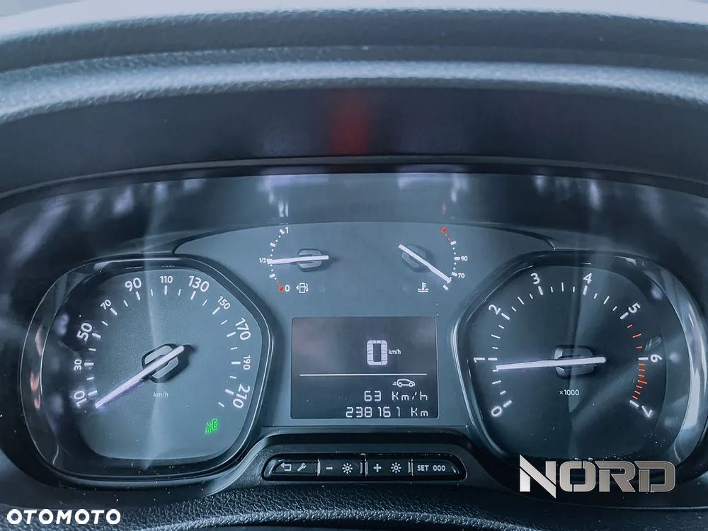 Peugeot Expert 2.0 BlueHDi Long 2,9t Premium (bryg.) - 30