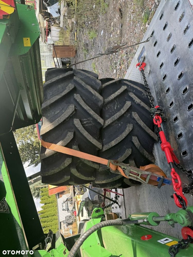 John Deere w440 - 9