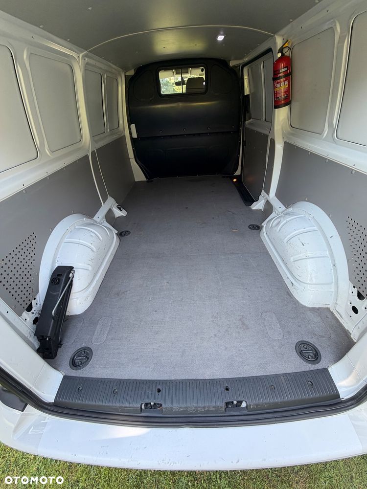 Volkswagen Transporter - 13
