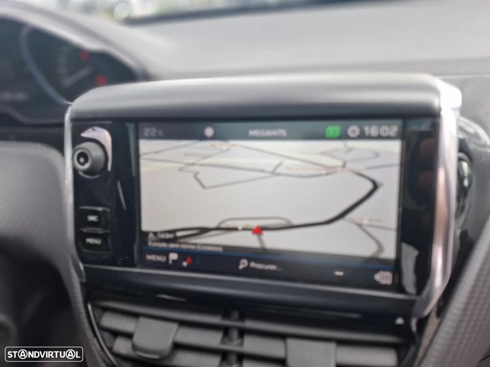 Peugeot 2008 1.2 PureTech Allure - 15