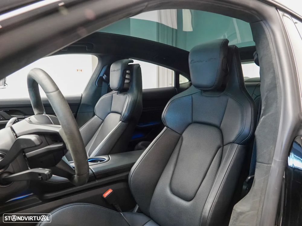 Porsche Taycan Turbo GT - 23