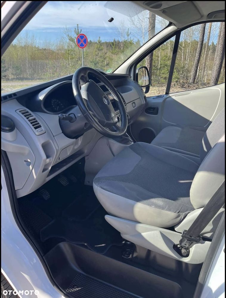 Opel Vivaro 2013 photo 3