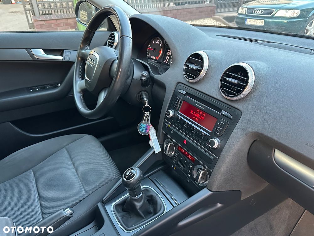 Audi A3 Sportback 1.6 TDI DPF Attraction - 24