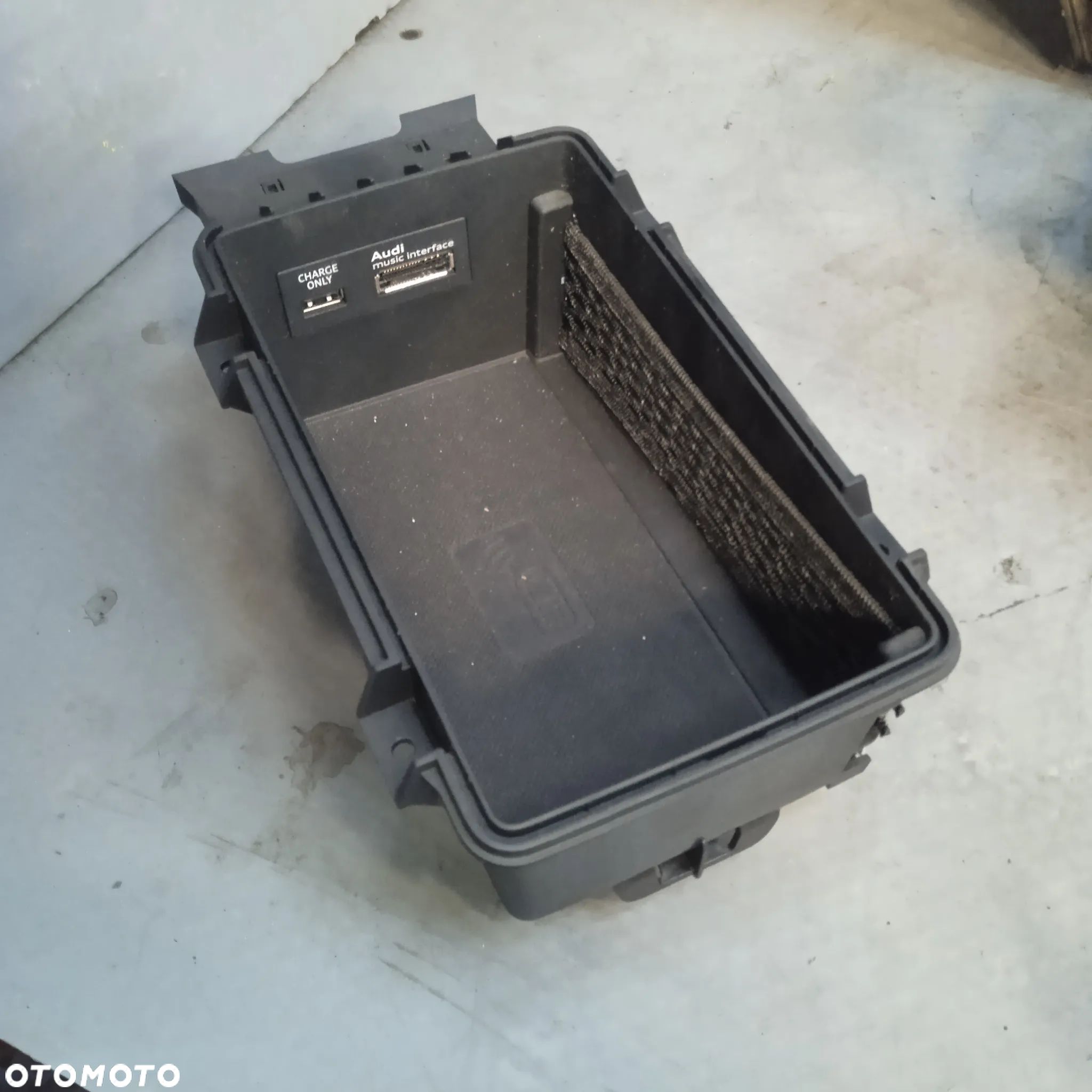 Schowek A3 8V wzmacniacz 8V0035502 - 1