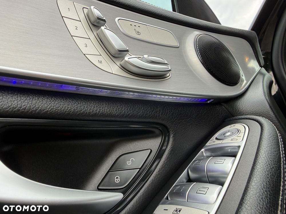 Mercedes-Benz GLC 300 4Matic 9G-TRONIC AMG Line Plus - 19