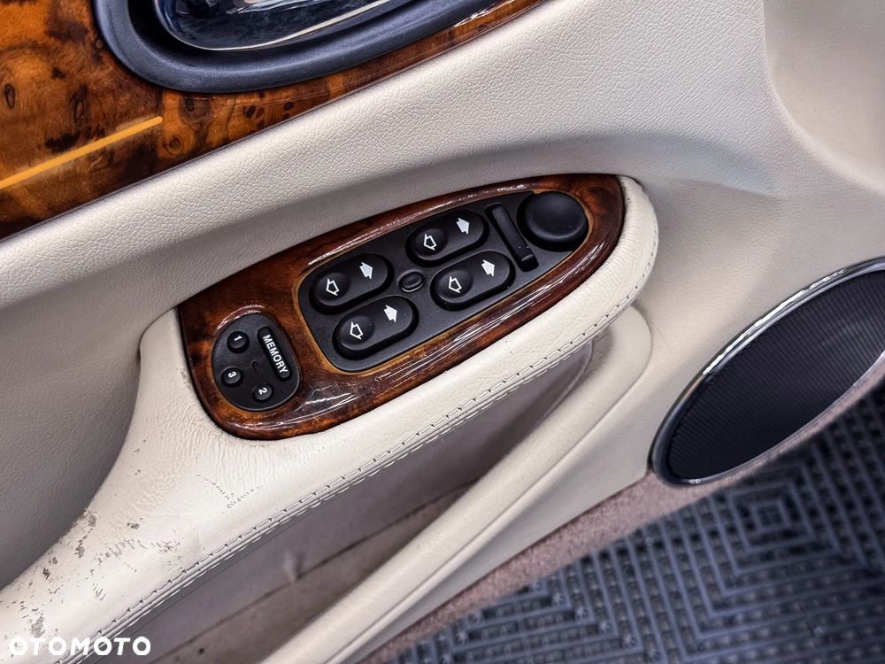 Jaguar Daimler 8 - 30