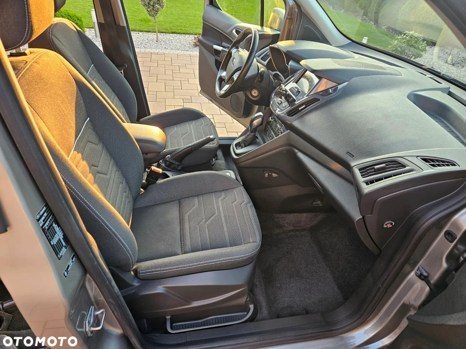 Ford Tourneo Connect Gr 1.5 TDCi Titanium PowerShift - 16
