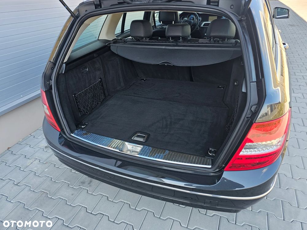 Mercedes-Benz Klasa C 180 CDI 7G-TRONIC Avantgarde Edition - 36