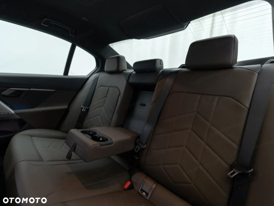 BMW Seria 5 520d xDrive mHEV M Sport - 17