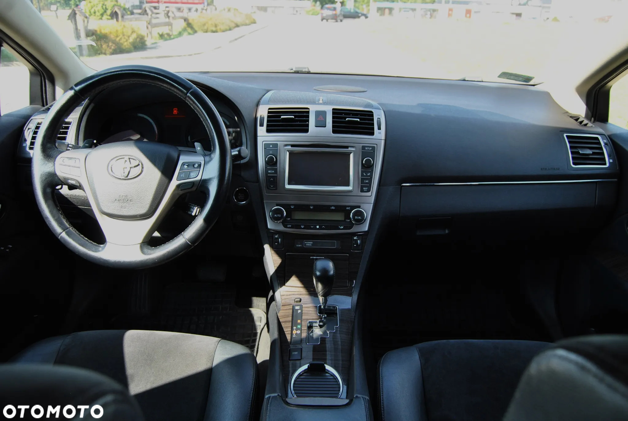 Toyota Avensis Combi 2.0 Multidrive S Executive - 9