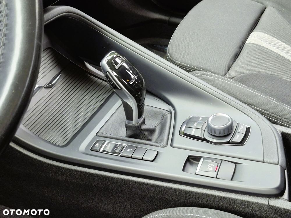 BMW X1 sDrive18i GPF Advantage - 10