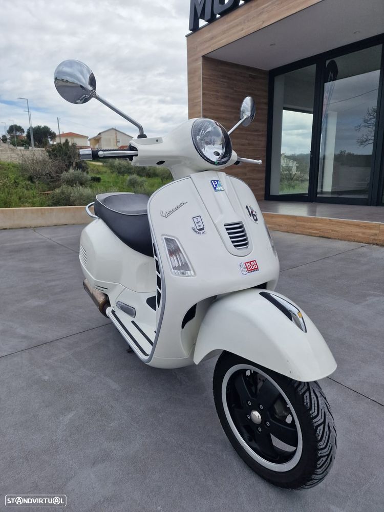Piaggio Vespa GTS 300 Super - 8