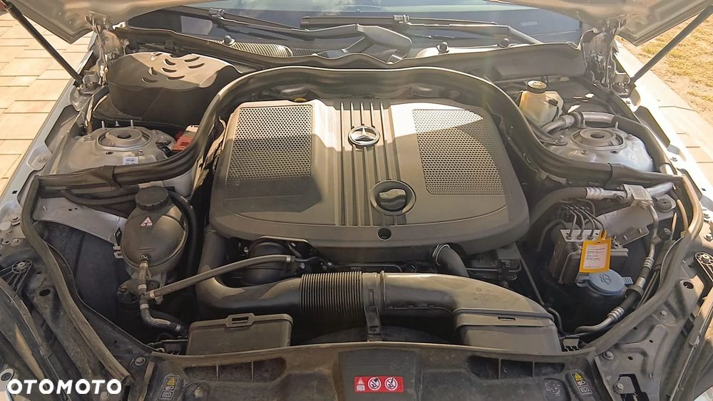 Mercedes-Benz Klasa E 200 CDI DPF BlueEFFICIENCY 7G-TRONIC Avantgarde - 9