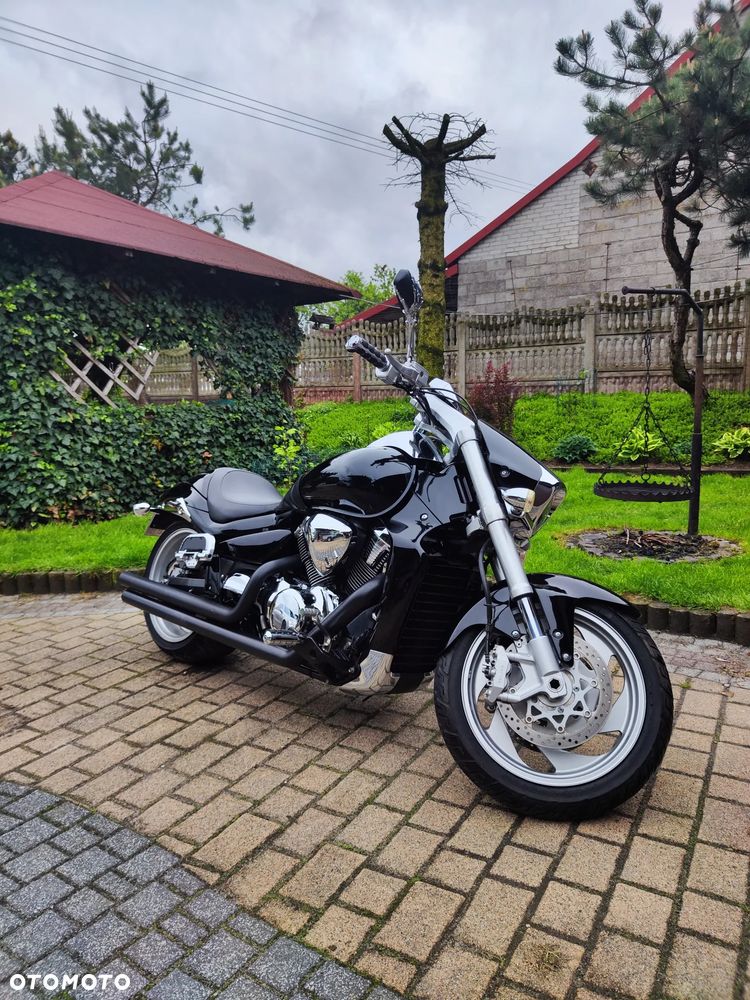 Suzuki Intruder - 10