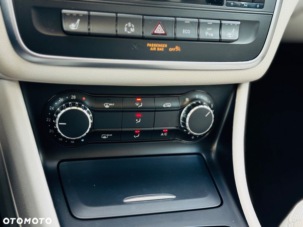 Mercedes-Benz GLA 200 7G-DCT Style - 21