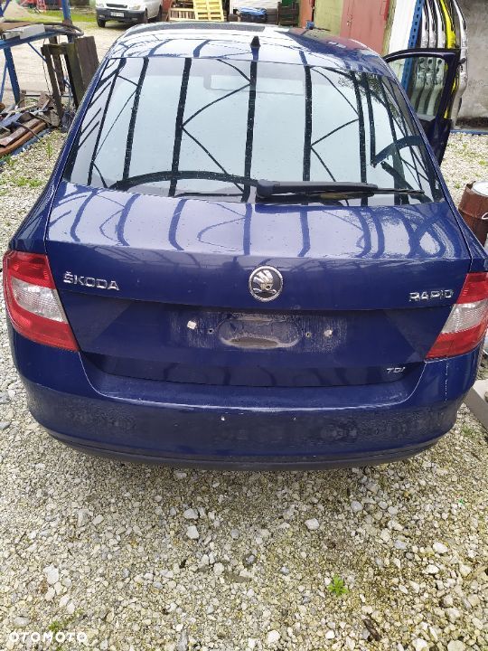 Lampa lewa tył skoda Rapid 13r