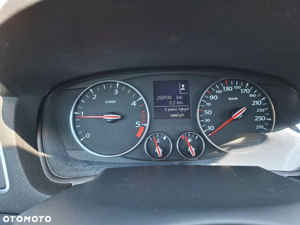 Renault Laguna dCi 150 FAP Start-Stop GT - 18