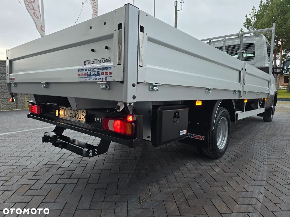 Iveco DAILY DAILY 35C18 / 50C18 HI-MATIC 9PALET 4,50cm Długi 850Kg ŁADOWNOŚĆ SALON PL 39 Tyś km STAN NOWY NOWY NOWY NA GWARANCJI TEMPOMAT FOTEL PNEŁMATYCZNY KLIMATYZACJA AUTOMATYCZNA LEDY BLOKADA MOSTU HAK FABRYCZNY - 25