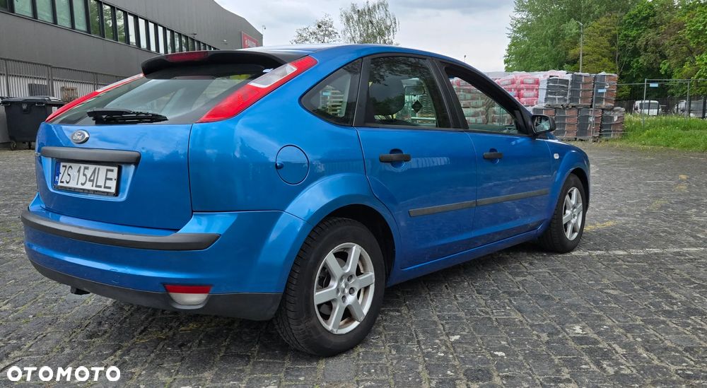 Ford Focus 1.6 16V Fun - 6