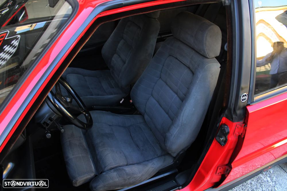 Lancia Delta 1.6 HF Turbo - 22