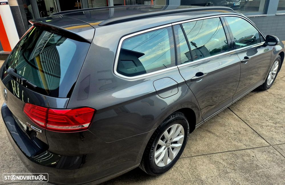 VW Passat Variant 1.6 TDI BlueMotion - 20