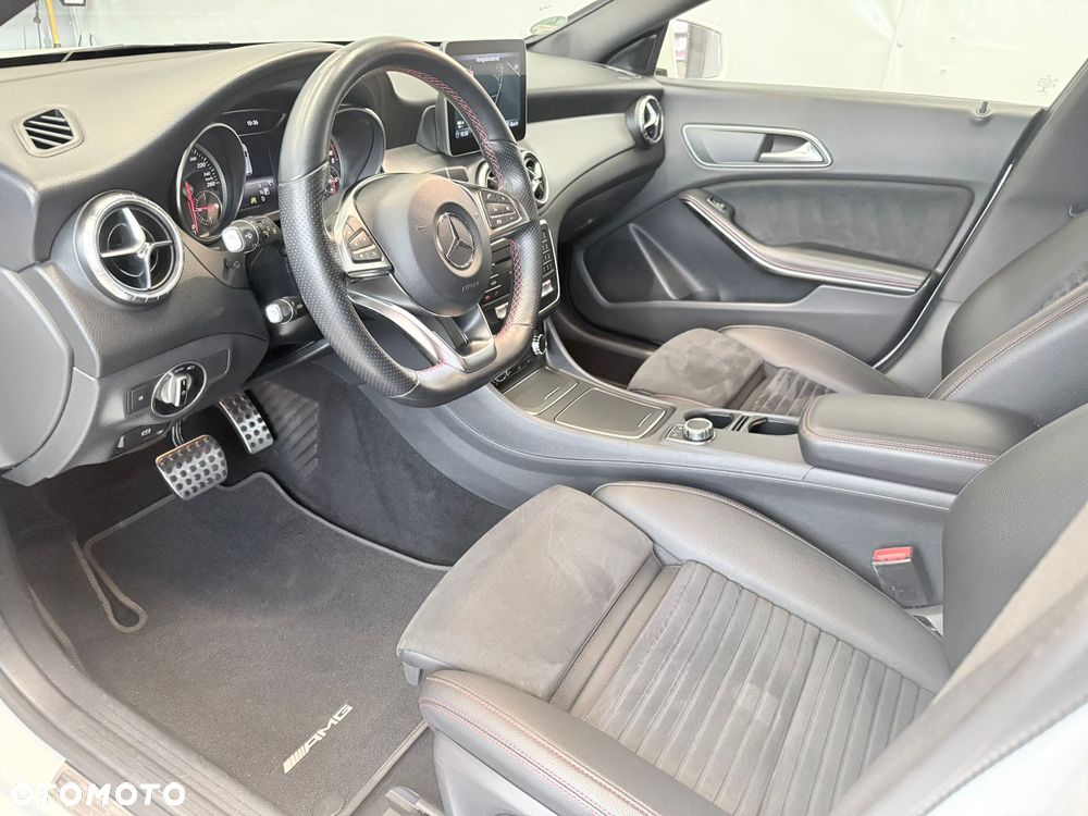 Mercedes-Benz CLA 200 d 7G-DCT AMG Line - 13