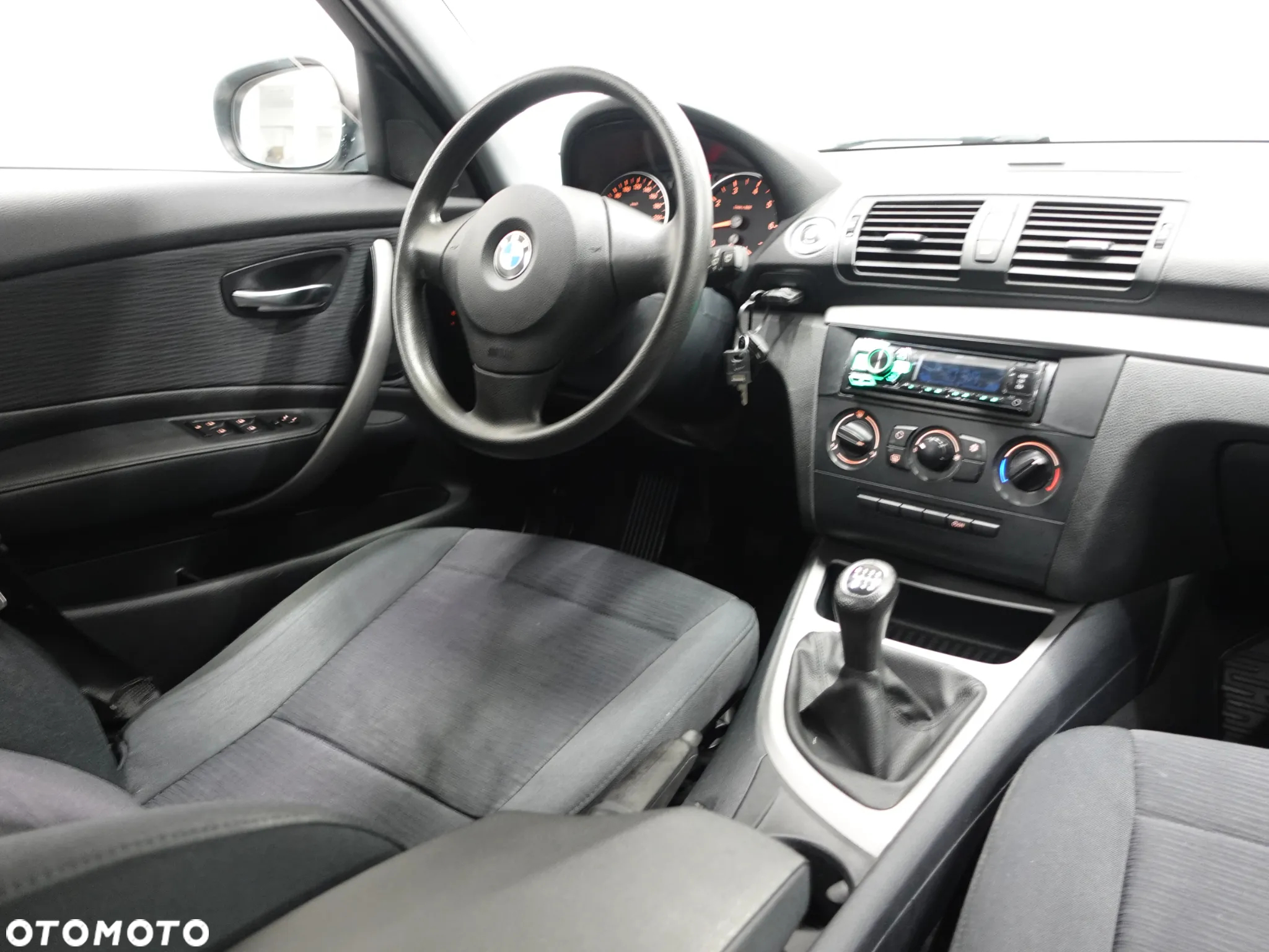 BMW Seria 1 116i - 31