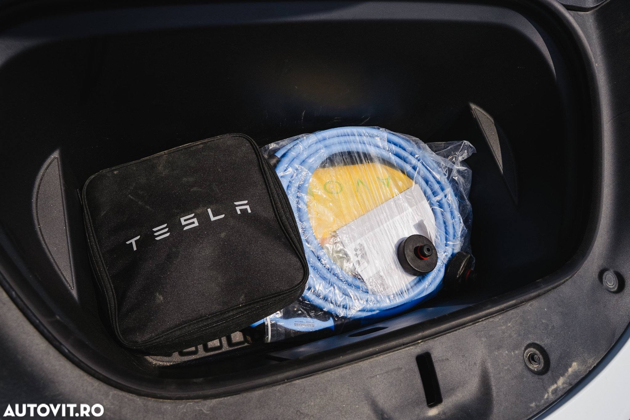 Tesla Model Y AWD Long Range - 32