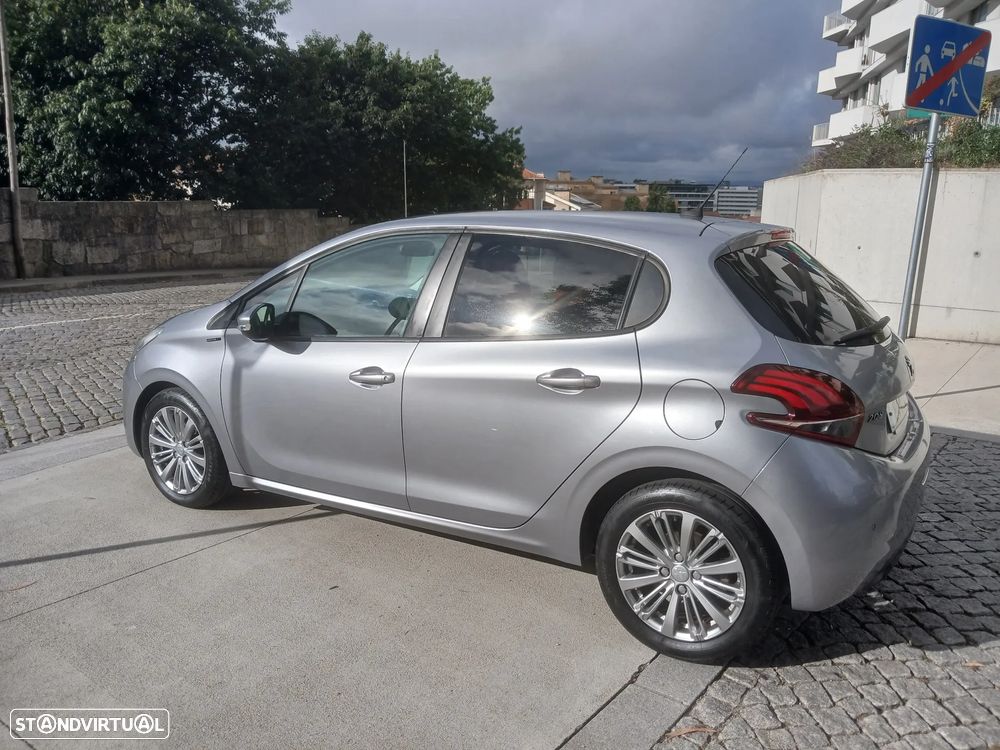 Peugeot 208 1.5 BlueHDi Signature - 26
